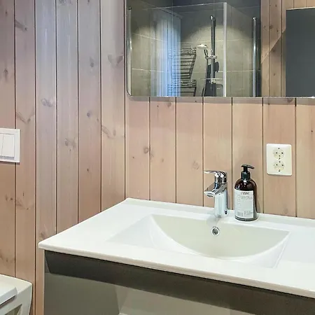 4 Bedroom Awesome In Ferienhaus