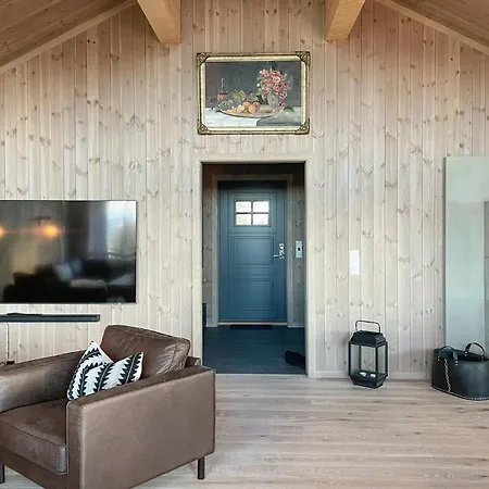 4 Bedroom Awesome In Сasa de vacaciones